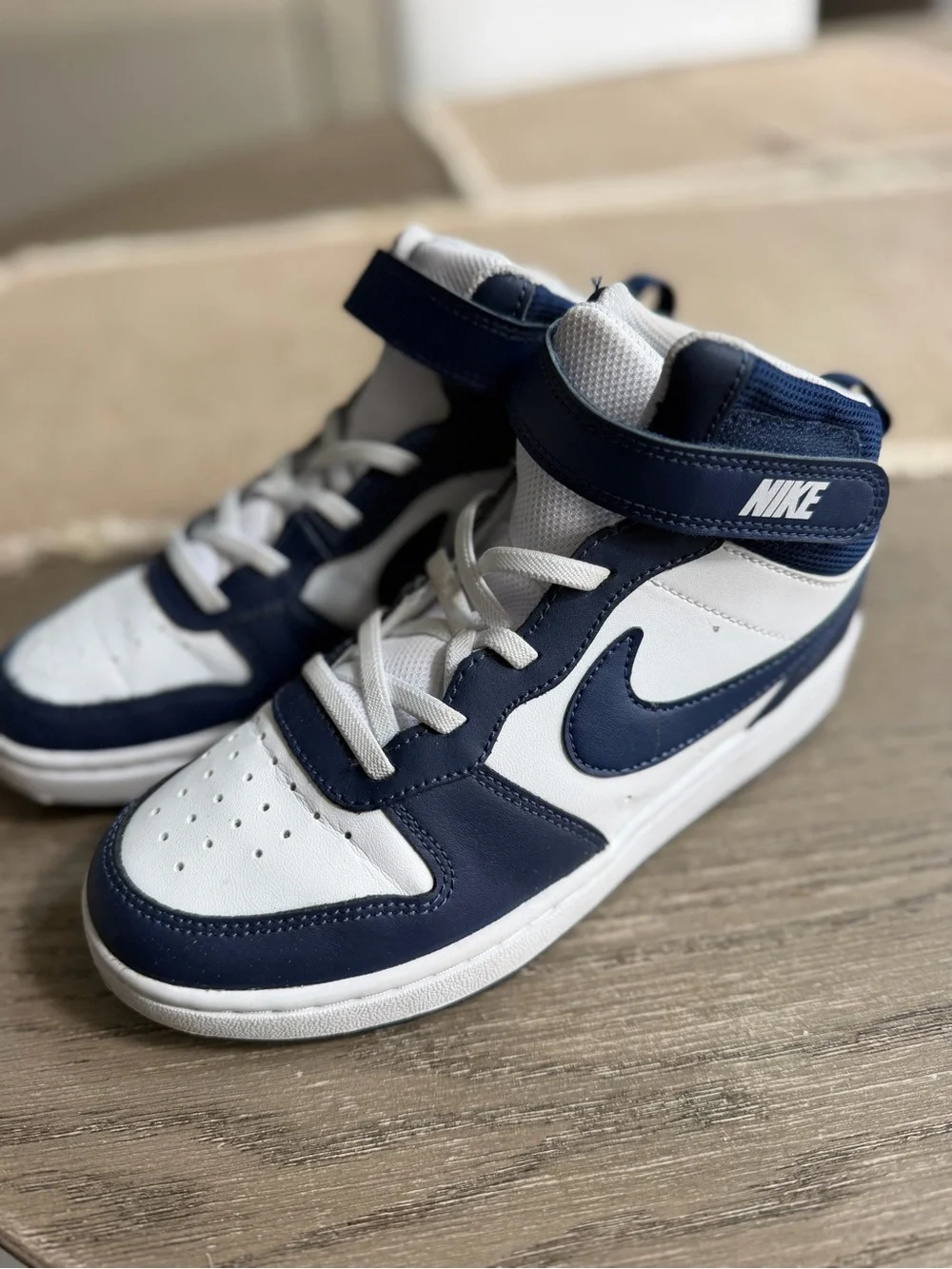 Nike Kids Navy & White High-Top Sneakers 3Y